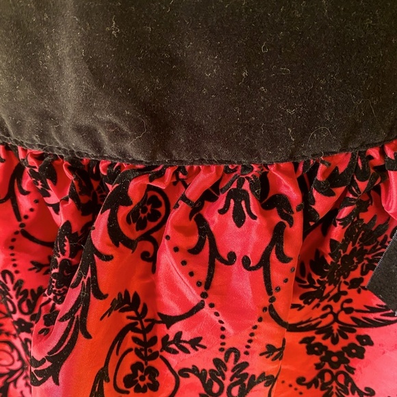 NWT Sexy Burgundy satin look w/Black velvet detail cocktail hostess half apron - Picture 9 of 9